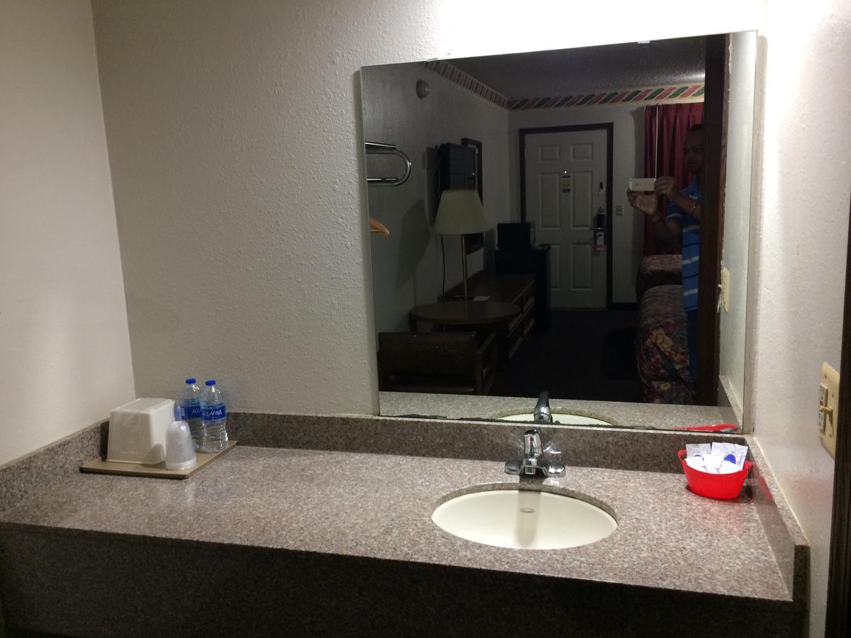 Rexdale Inn Seminole Экстерьер фото