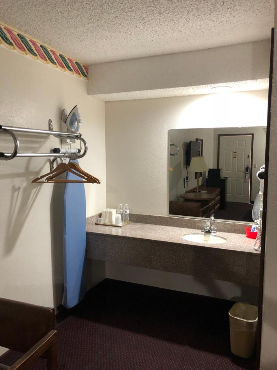 Rexdale Inn Seminole Экстерьер фото